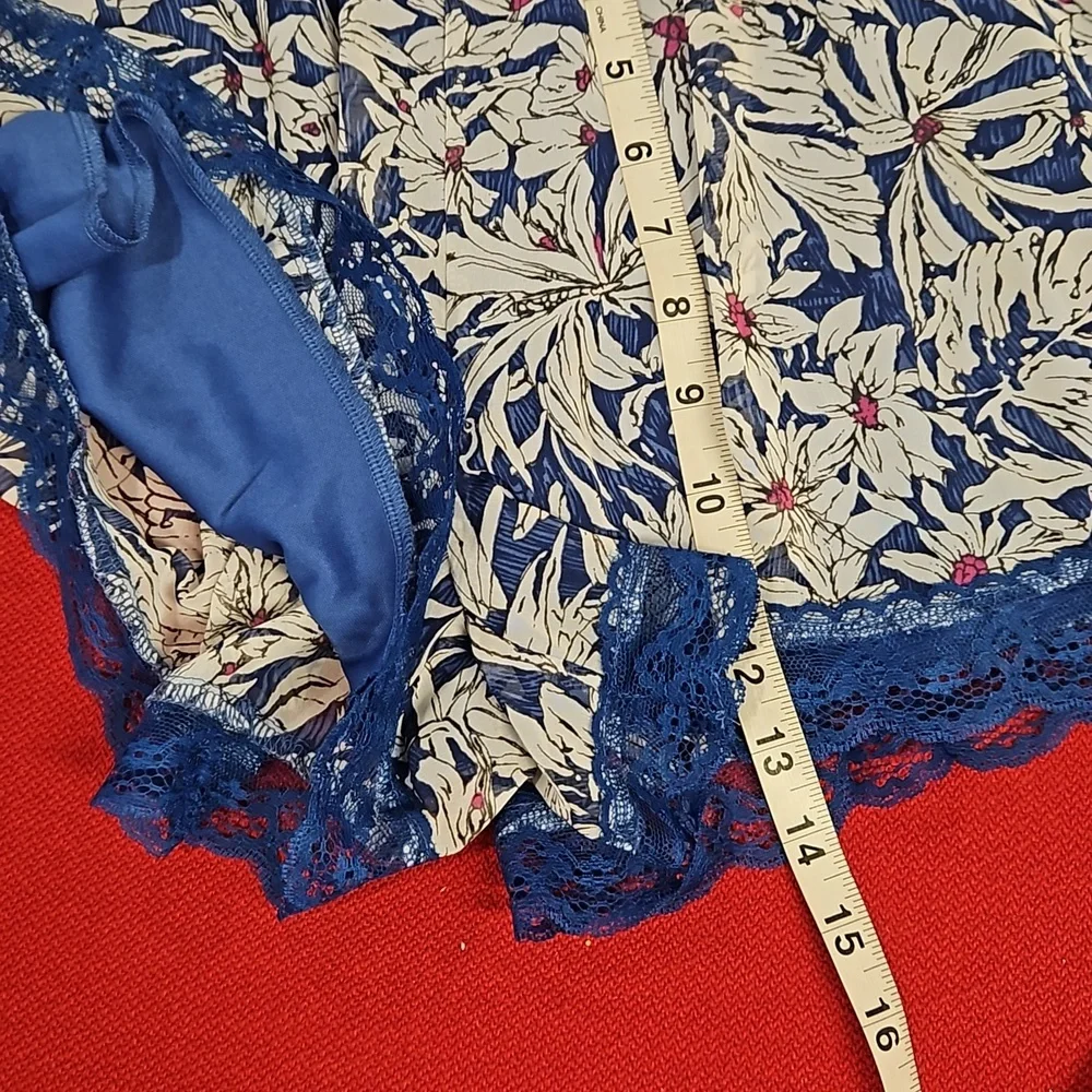 LUSH Blue pink white floral shorts lace edged lined elastic waist NWT